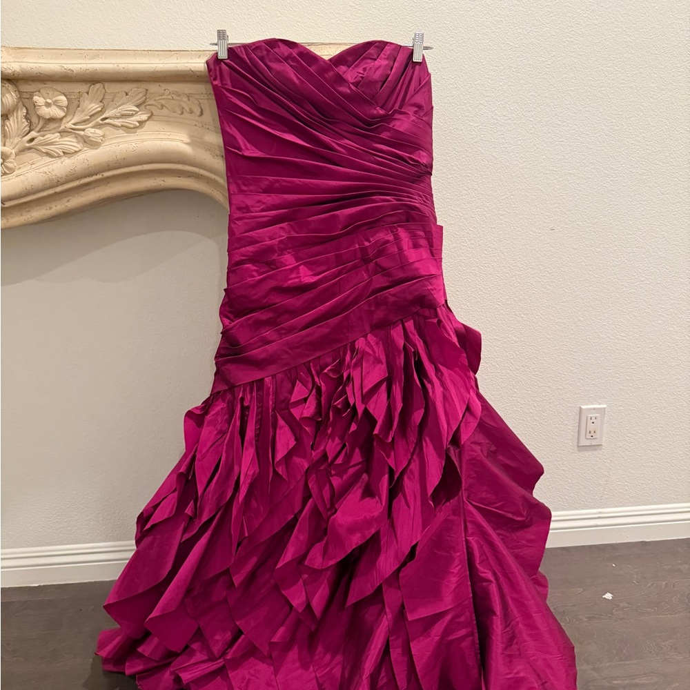 monique lhuillier fuchsia gown strapless dress
